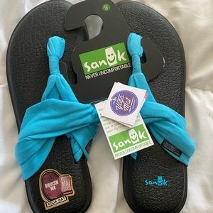 🆕 Sanuk Women’s Sandals in Teal